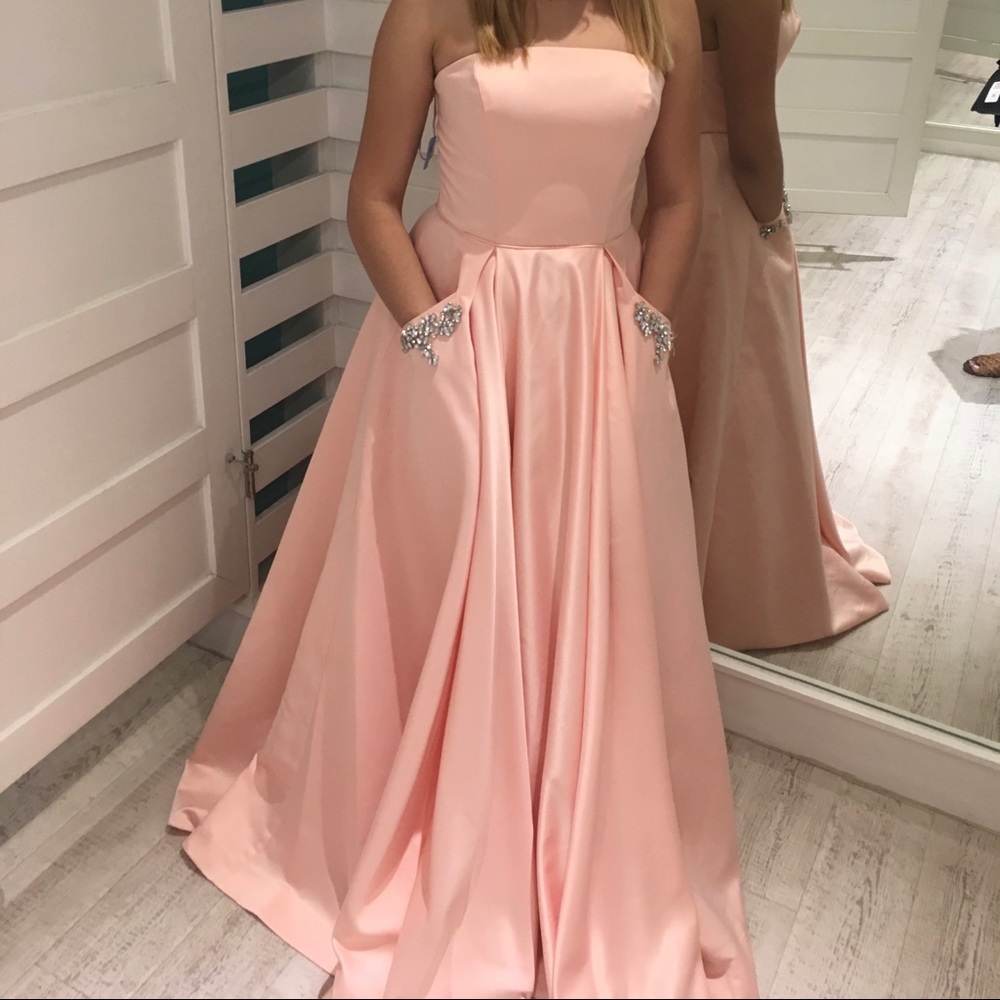 Sherri Hill lookalike